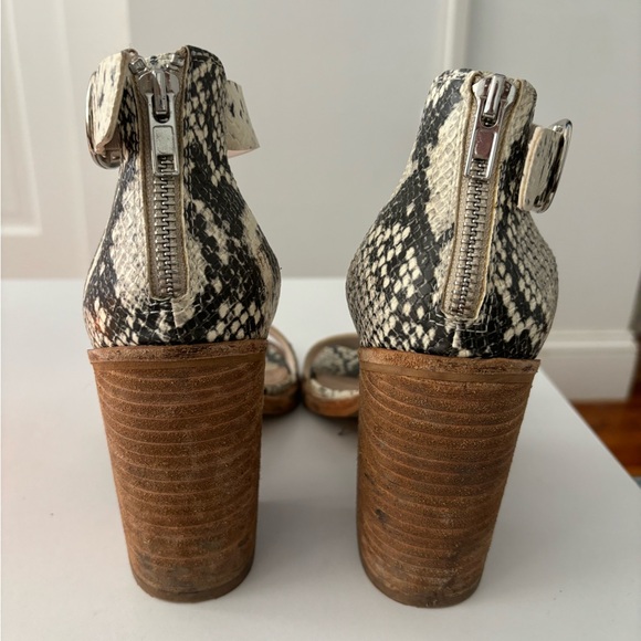 Steve Madden Collins Gray Snake Python Block Heel Strappy Sandals 7 - Picture 4 of 5